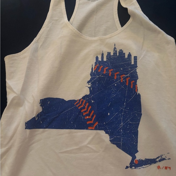 The 7 line army Mets White Tank Top with Blue Graphic of NY with city outline - Picture 2 of 4